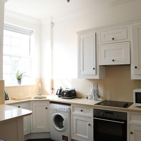 Letting Serviced Apartments - Guards View, Windsor Exterior photo
