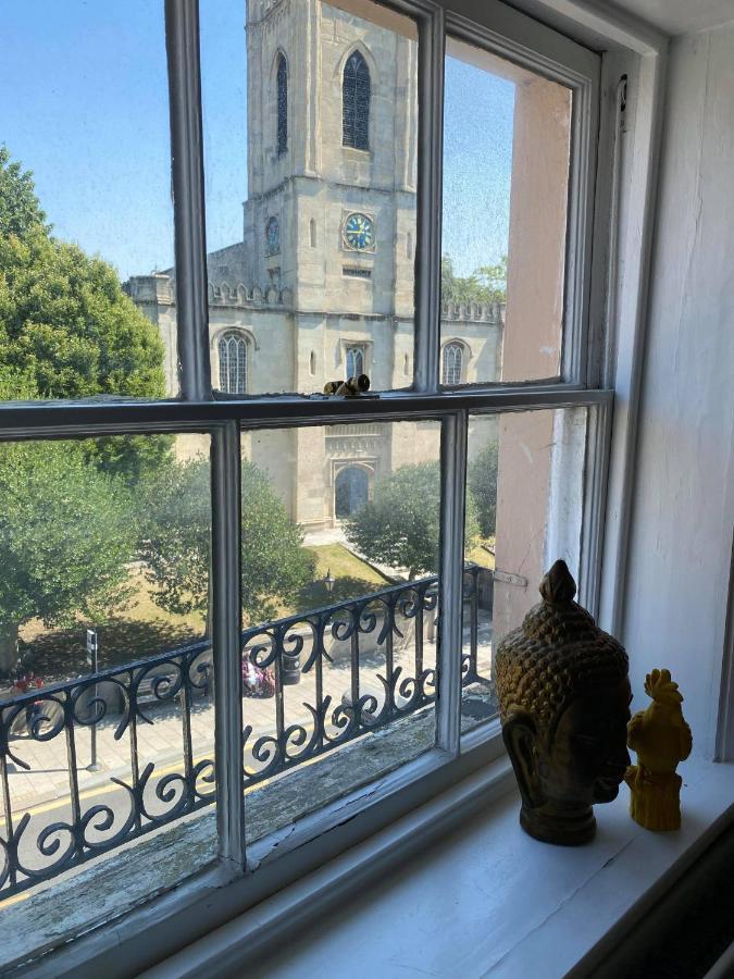 Letting Serviced Apartments - Guards View, Windsor Exterior photo