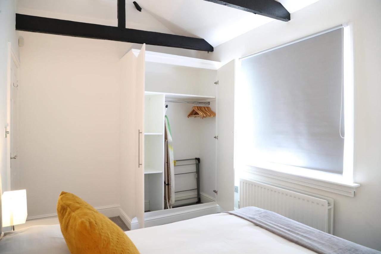 Letting Serviced Apartments - Guards View, Windsor Exterior photo